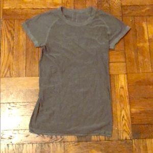 Lululemon short sleeve grey breathable workout tee